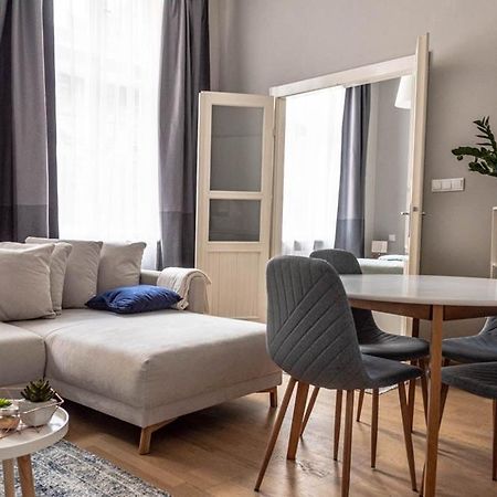 Ferienwohnung Maria Topfive With Free Private Parking Budapest Exterior foto