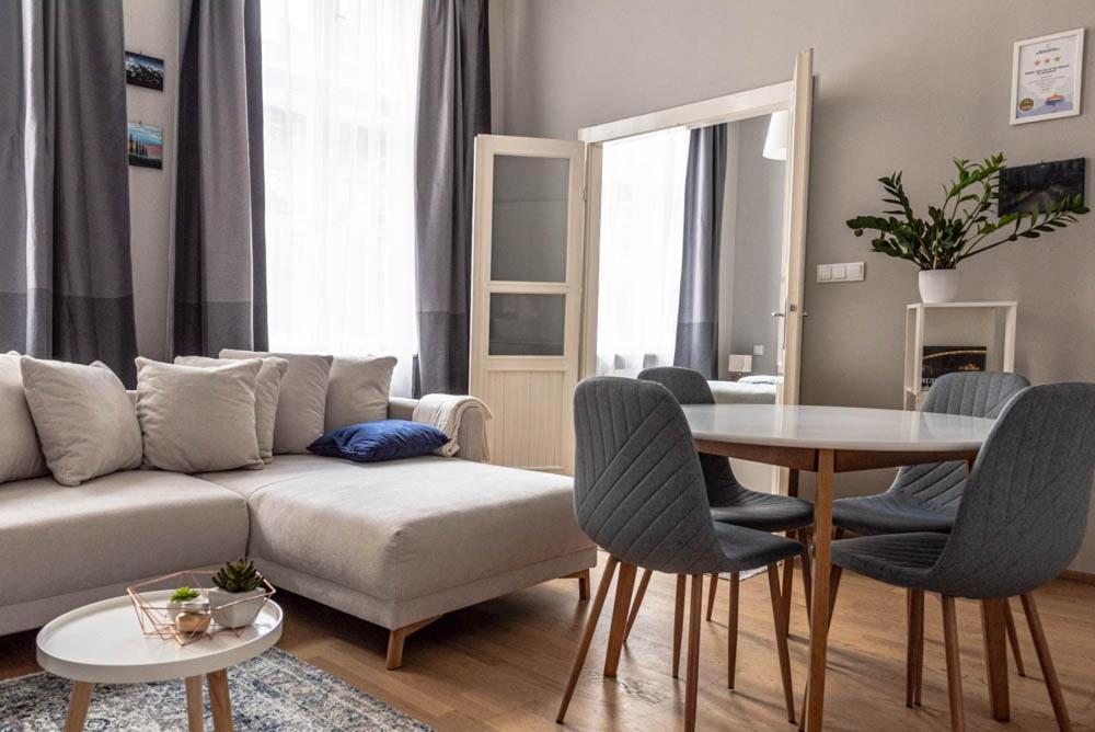 Ferienwohnung Maria Topfive With Free Private Parking Budapest Exterior foto